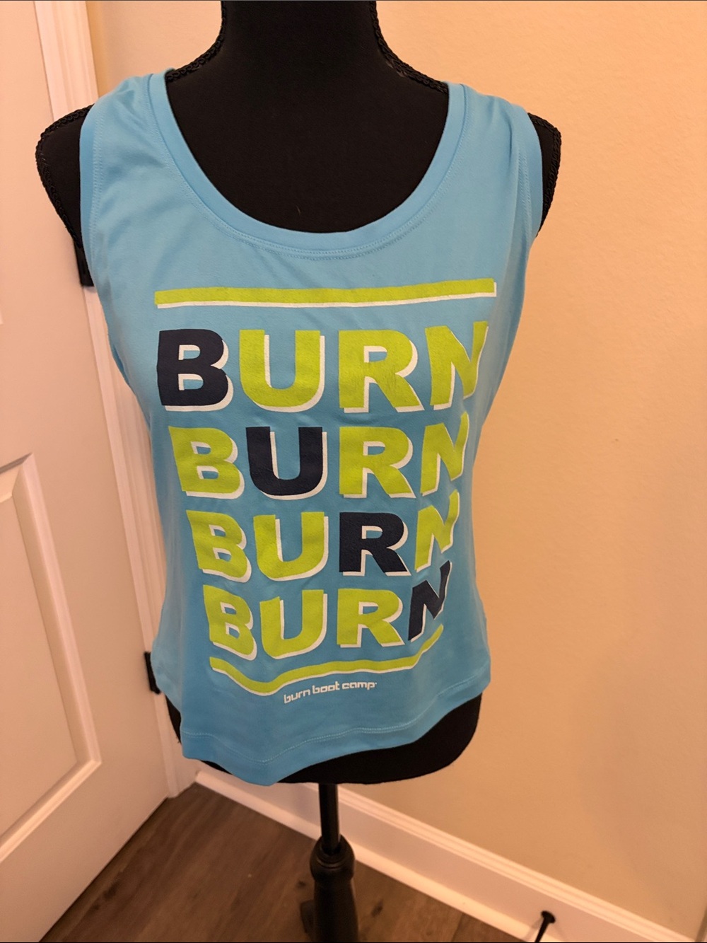3 shirt Burn Bootcamp bundle size medium - Picture 4 of 7